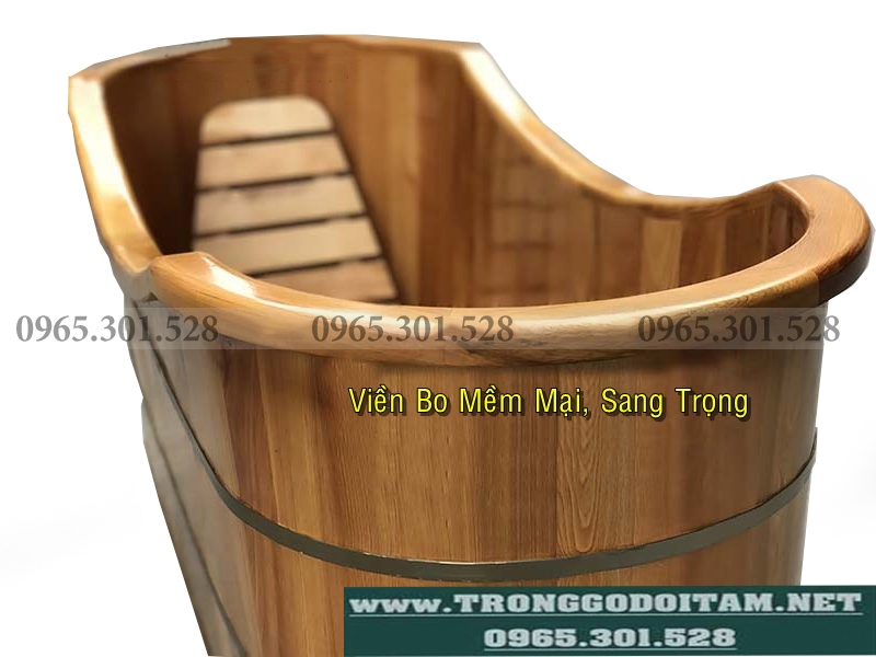 bồn tắm gỗ bo viền sang trọng