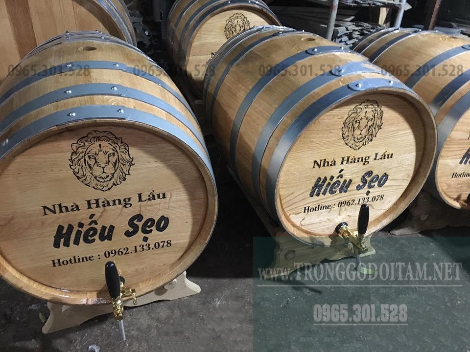 nhận khắc mặt thùng gỗ sồi theo tên yêu cầu