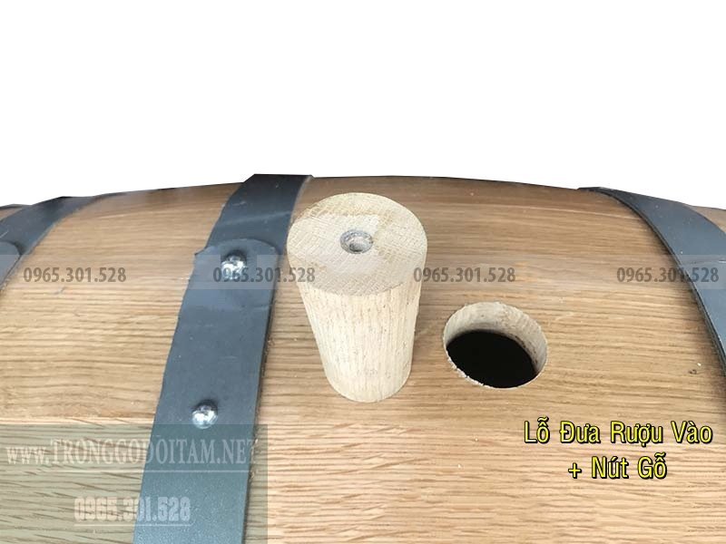 Nút đưa rượu vào thùng gỗ sồi vựa vặn khít chặt