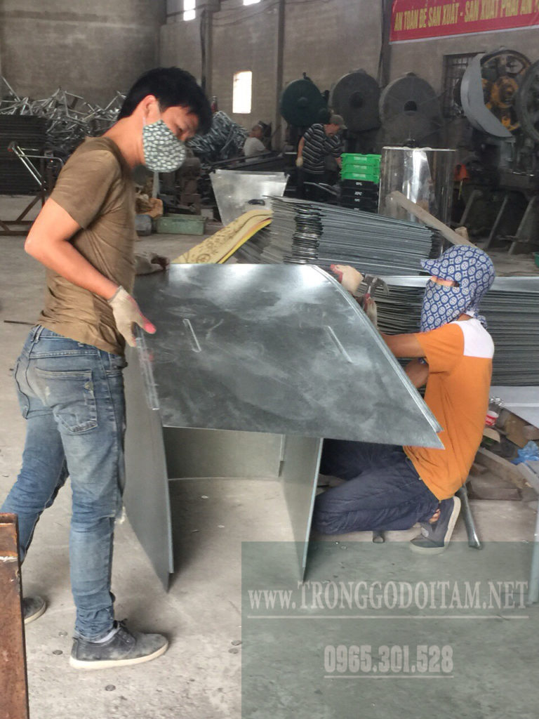 xưởng sản xuất xe gom rác