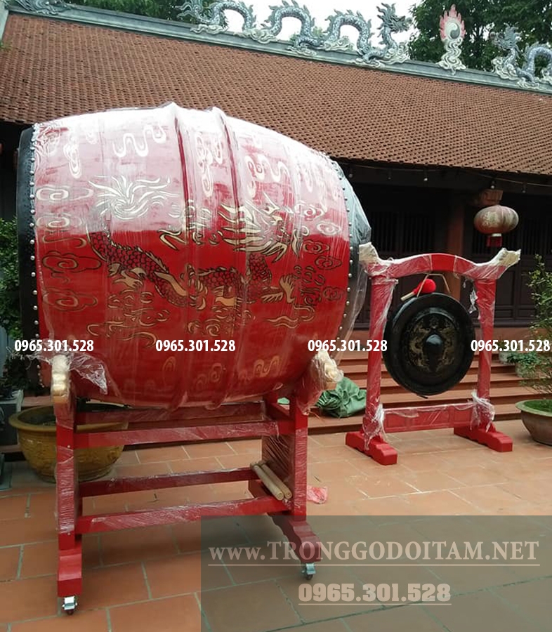 giao hàng trống gỗ đọi tam cho một đình chùa tại hà nội