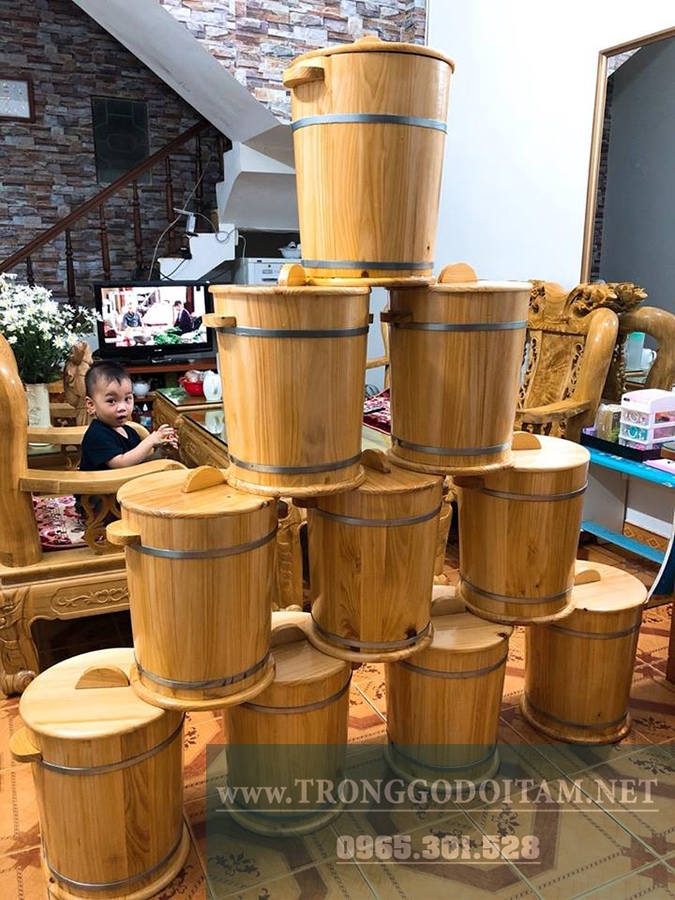 cửa hàng bán thùng gỗ đựng gạo