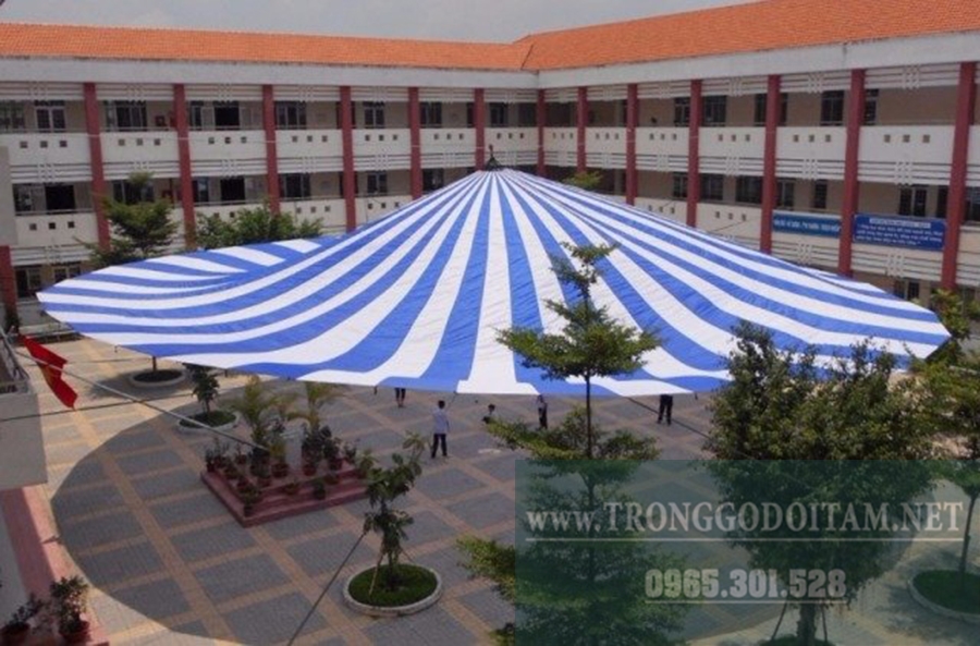 DÙ CHE NẮNG SÂN TRƯỜNG