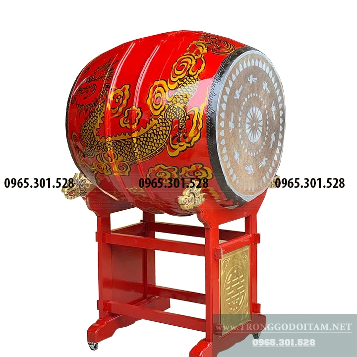 Trống chùa được làm từ gỗ Mít loại tốt, mọi chi tiết rất tỉ mỉ