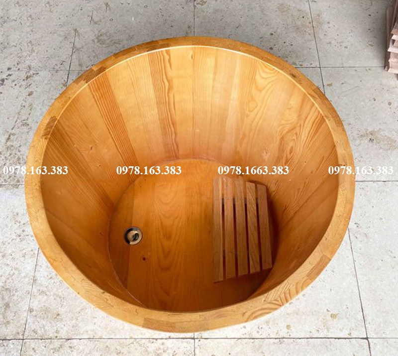 bồn tắm gỗ thông hình tròn bo viền