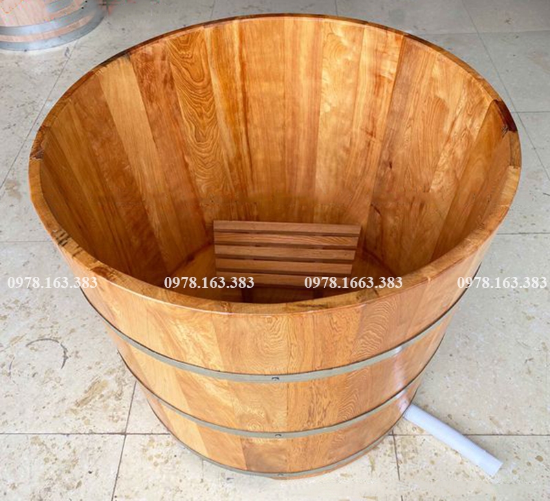 bồn tắm gỗ pơ mu hình tròn không bo viền