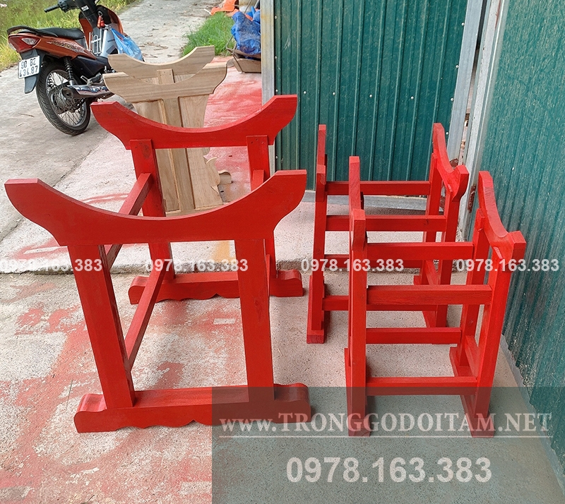 địa chỉ mua giá đỡ trống trường học