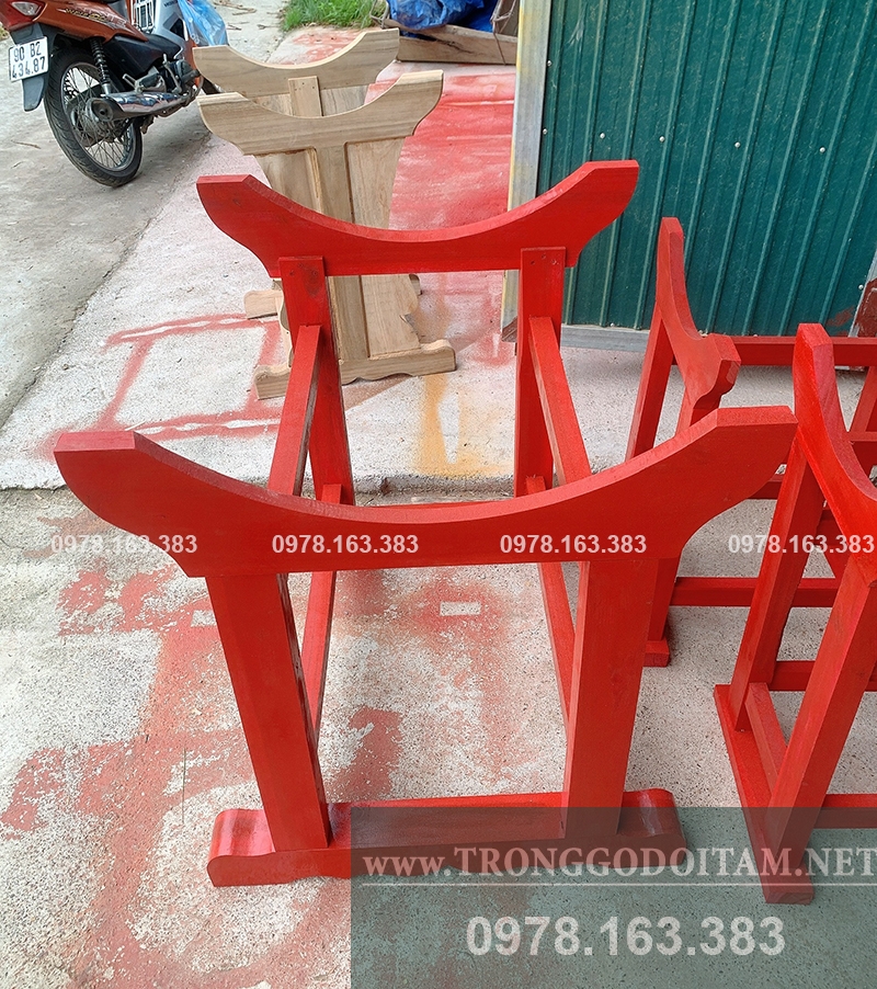 giá đặt trống trường học