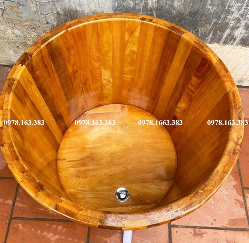 thùng tắm gỗ pơ mu hình tròn dáng chuấn
