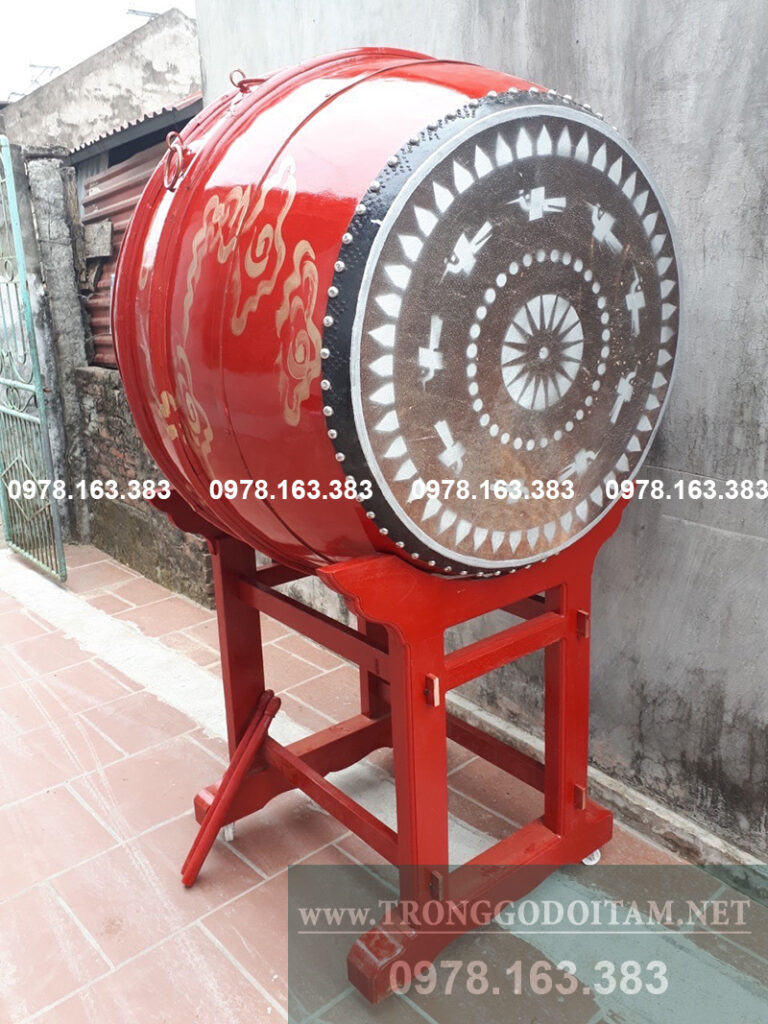 Cửa hàng trống trường tại Hà Nội