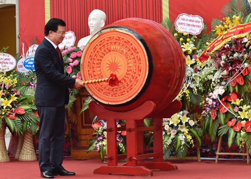 đánh trống trường tiểu học