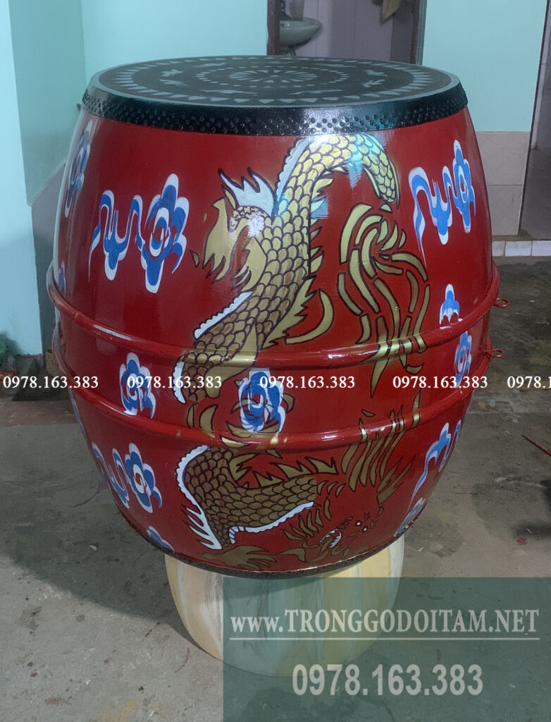 trống thờ trong đình làng