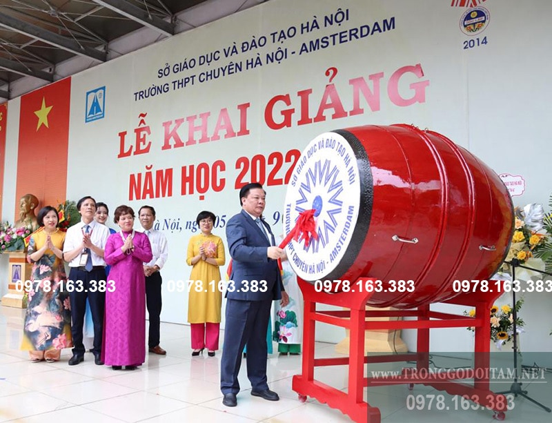 TRỐNG TRƯỜNG ĐẠI HỌC