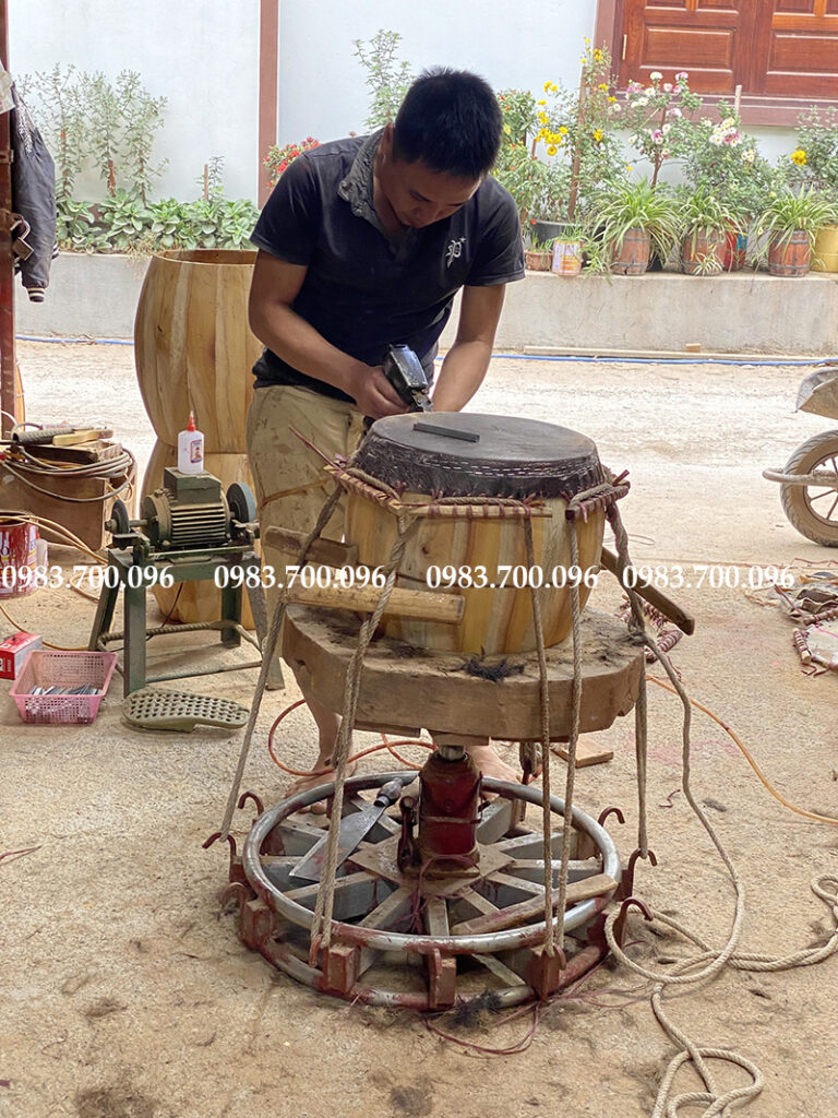 Người thợ cần phải khéo léo, tỉ mỉ và có kinh nghiệm