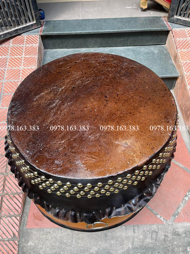 Trống lân là dụng cụ quan trọng trong các đoàn lân sư rồng