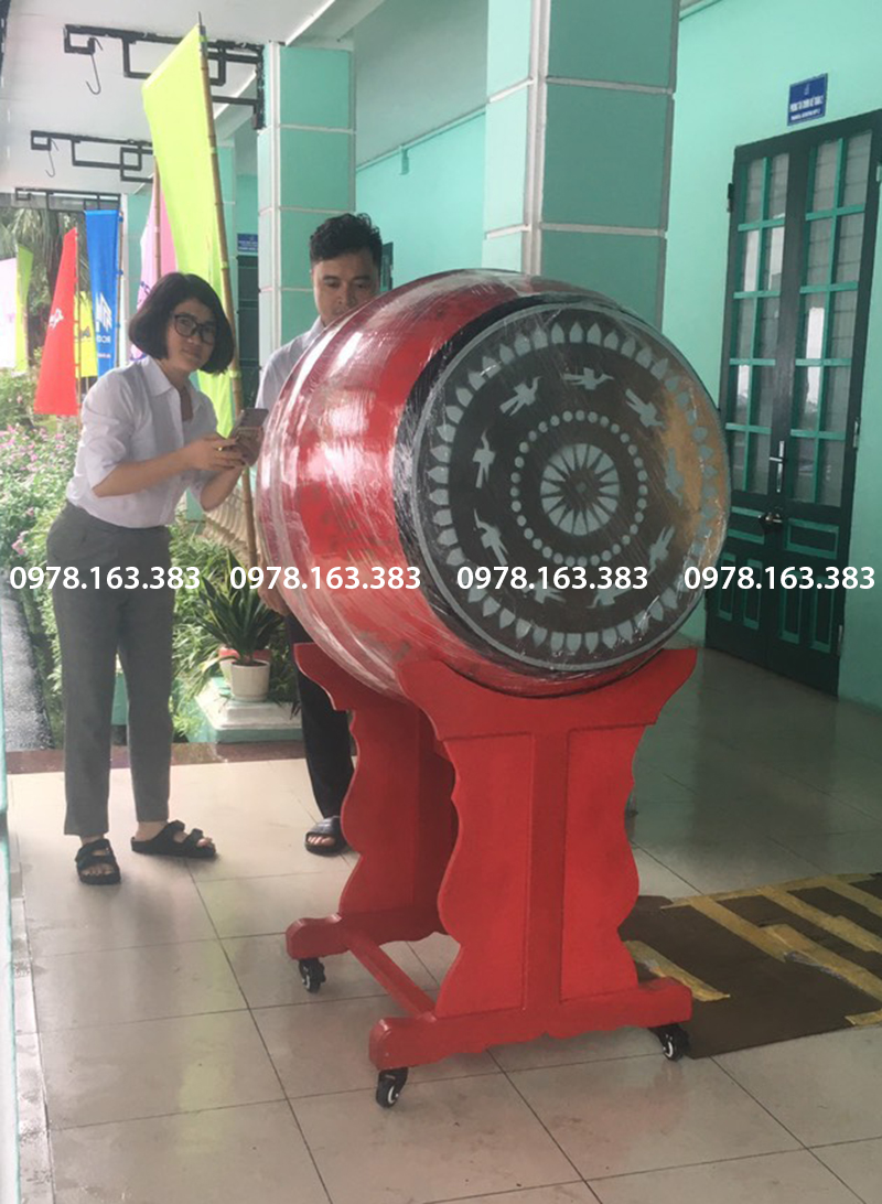 Trống trường học da trâu tiếng nghe ấm và vang