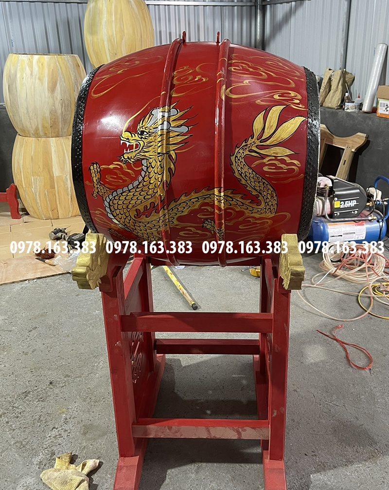 Trống nhà thờ từ đường có hoạ tiết hoa văn cầu kỳ và thẩm mỹ hơn