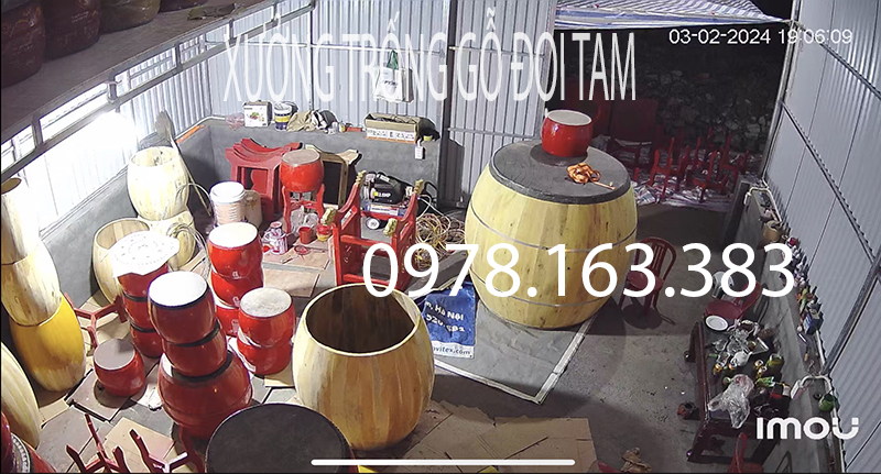 Xưởng sản xuất trống nhà thờ họ.Liên hệ với Trống Gỗ Đọi Tam để mua sản phẩm chất lượng