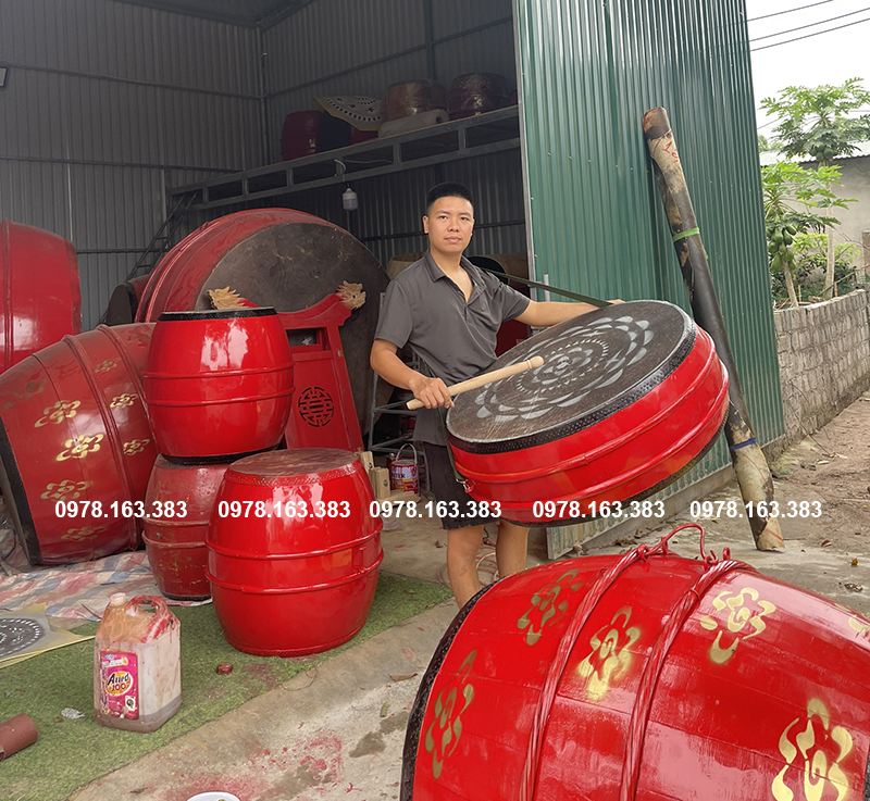 Trống là dụng cụ âm nhạc quen thuộc sử dụng trong các nghi lễ nhà thờ