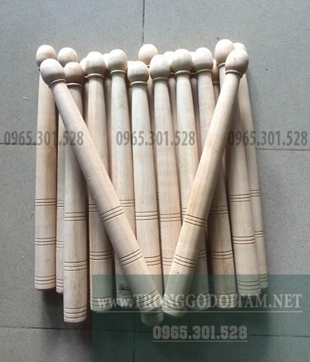 BÁN DÙI ĐÁNH TRỐNG TRƯỜNG