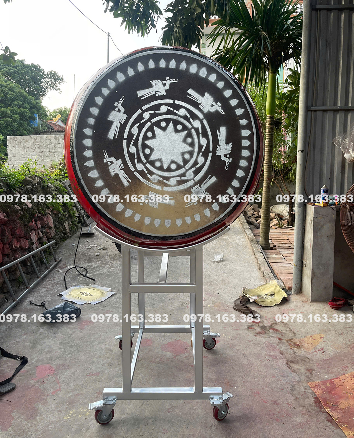Trống trường giá đỡ sắt