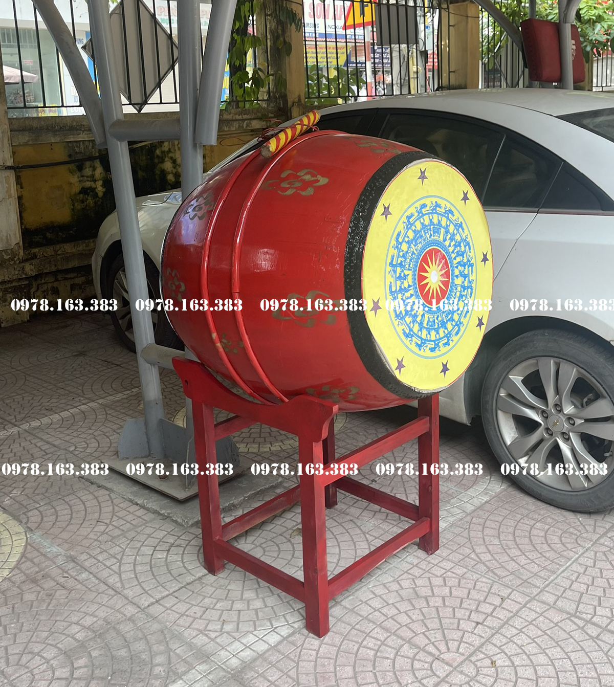 TRỐNG TRƯỜNG TRUNG HỌC